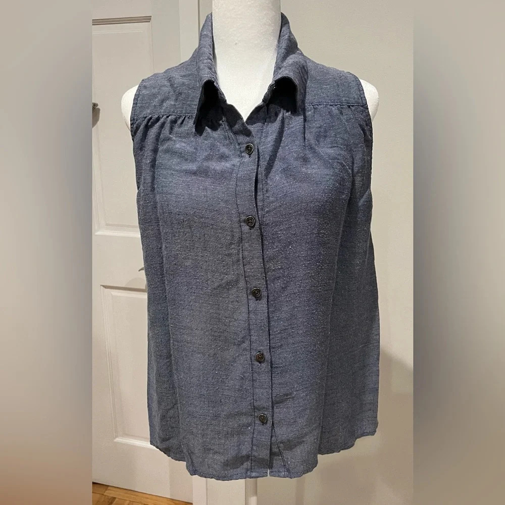 CAbi Blue Chambray Style 387 High Low Cut Out Sleeveless Button Up Top Medium - Picture 3 of 5